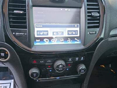 2014 Chrysler 300 Series S   - Photo 17 - Sacramento, CA 95815