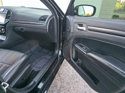 2014 Chrysler 300 Series S   - Photo 30 - Sacramento, CA 95815