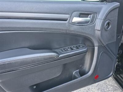 2014 Chrysler 300 Series S   - Photo 11 - Sacramento, CA 95815