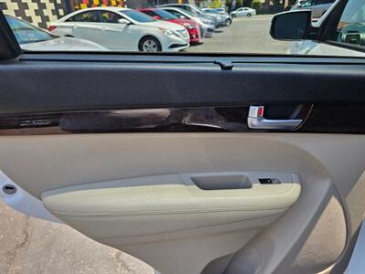 2014 Kia Sorento LX Sport Utility 4D   - Photo 20 - Sacramento, CA 95821
