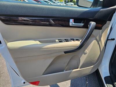 2014 Kia Sorento LX Sport Utility 4D   - Photo 10 - Sacramento, CA 95821