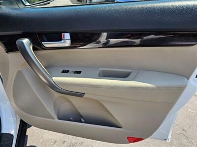 2014 Kia Sorento LX Sport Utility 4D   - Photo 22 - Sacramento, CA 95821
