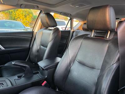 2012 Mazda Mazda3 i Grand Touring Hatchback 4D   - Photo 11 - Sacramento, CA 95821