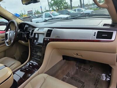 2011 Cadillac Escalade Hybrid Hybrid Sport Utility 4D   - Photo 29 - Sacramento, CA 95821