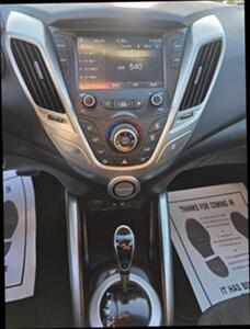 2017 Hyundai VELOSTER Coupe 3D - Photo 21 - Sacramento, CA 95821
