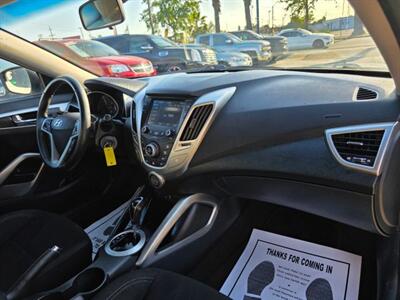 2017 Hyundai VELOSTER Coupe 3D - Photo 18 - Sacramento, CA 95821
