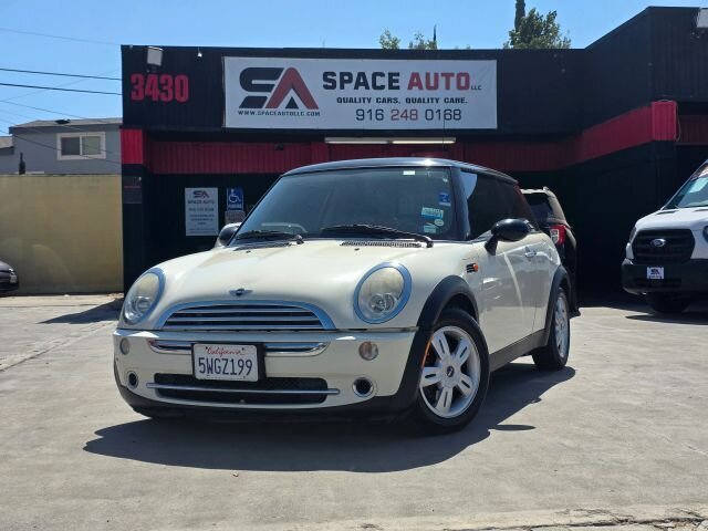 2006 MINI Cooper Hatchback 2D  