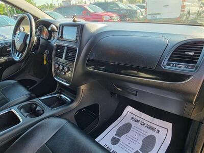 2017 Dodge Grand Caravan SXT Minivan 4D   - Photo 25 - Sacramento, CA 95821