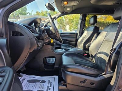 2017 Dodge Grand Caravan SXT Minivan 4D   - Photo 11 - Sacramento, CA 95821