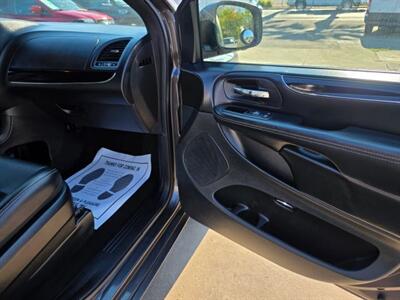 2017 Dodge Grand Caravan SXT Minivan 4D   - Photo 24 - Sacramento, CA 95821