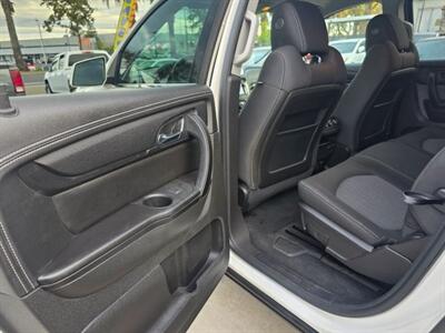 2015 Chevrolet Traverse LT Sport Utility 4D   - Photo 16 - Sacramento, CA 95821