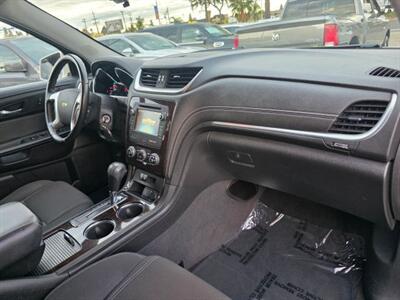 2015 Chevrolet Traverse LT Sport Utility 4D   - Photo 27 - Sacramento, CA 95821
