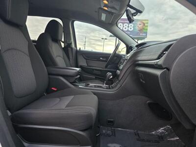 2015 Chevrolet Traverse LT Sport Utility 4D   - Photo 28 - Sacramento, CA 95821