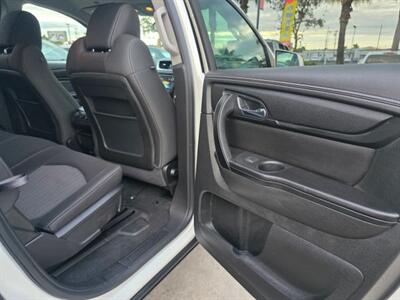 2015 Chevrolet Traverse LT Sport Utility 4D   - Photo 24 - Sacramento, CA 95821