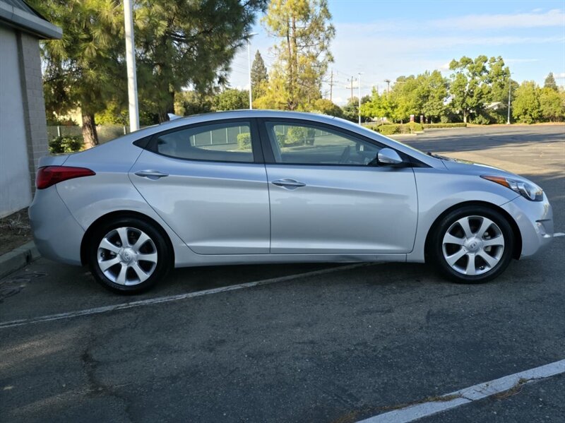 2013 Hyundai ELANTRA Limited - Photo 8 - Sacramento, CA 95815