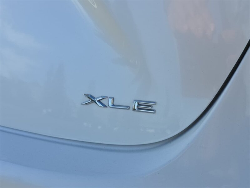 2016 Toyota Avalon XLE - Photo 11 - Sacramento, CA 95815