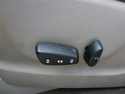 2001 Chrysler Town and Country Limited   - Photo 8 - Las Vegas, NV 89118