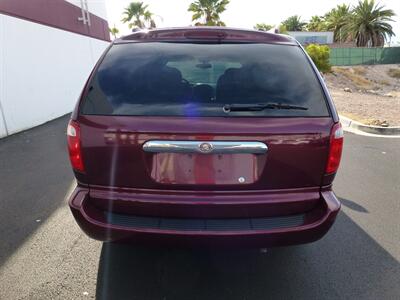 2001 Chrysler Town and Country Limited   - Photo 5 - Las Vegas, NV 89118