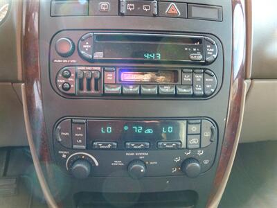 2001 Chrysler Town and Country Limited   - Photo 17 - Las Vegas, NV 89118