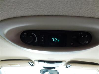 2001 Chrysler Town and Country Limited   - Photo 13 - Las Vegas, NV 89118