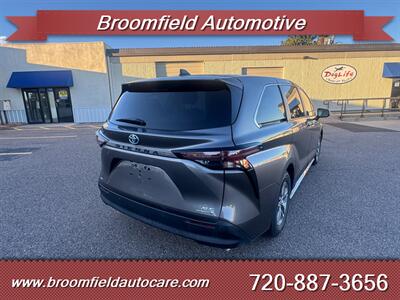 2023 Toyota Sienna XLE 7-Passenger   - Photo 3 - Broomfield, CO 80020