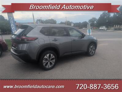 2023 Nissan Rogue SV   - Photo 2 - Broomfield, CO 80020