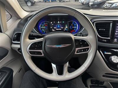 2018 Chrysler Pacifica Hybrid Limited   - Photo 12 - Sacramento, CA 95825