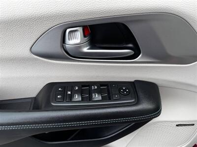 2018 Chrysler Pacifica Hybrid Limited   - Photo 24 - Sacramento, CA 95825