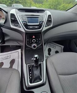 2016 Hyundai Elantra SE   - Photo 9 - Gilmanton, NH 03237