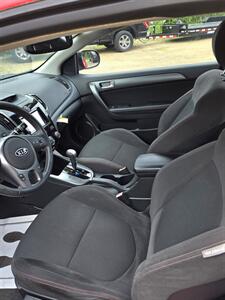 2010 Kia Forte Koup SX   - Photo 12 - Gilmanton, NH 03237