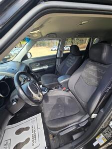 2012 Kia Soul +   - Photo 10 - Gilmanton, NH 03237