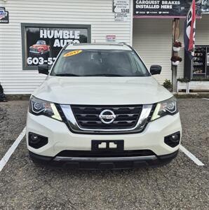 2017 Nissan Pathfinder Platinum   - Photo 2 - Gilmanton, NH 03237