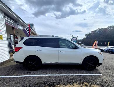2017 Nissan Pathfinder Platinum   - Photo 8 - Gilmanton, NH 03237