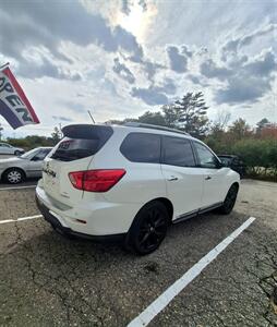 2017 Nissan Pathfinder Platinum   - Photo 7 - Gilmanton, NH 03237