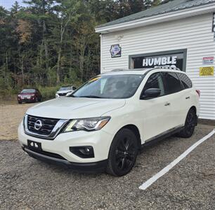 2017 Nissan Pathfinder Platinum   - Photo 3 - Gilmanton, NH 03237