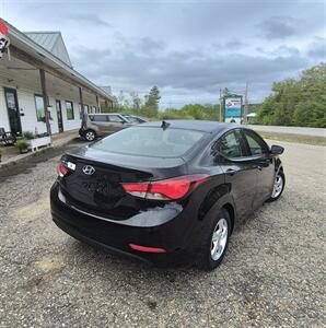 2014 Hyundai Elantra SE   - Photo 4 - Gilmanton, NH 03237