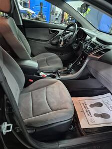 2014 Hyundai Elantra SE   - Photo 7 - Gilmanton, NH 03237