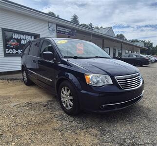 2013 Chrysler Town and Country Touring   - Photo 2 - Gilmanton, NH 03237