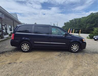 2013 Chrysler Town and Country Touring   - Photo 9 - Gilmanton, NH 03237