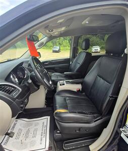 2013 Chrysler Town and Country Touring   - Photo 11 - Gilmanton, NH 03237