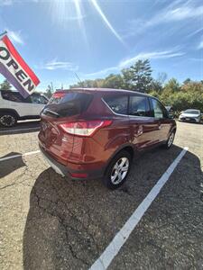 2016 Ford Escape SE   - Photo 8 - Gilmanton, NH 03237