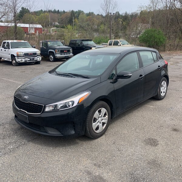 2017 Kia Forte5 LX Plus  