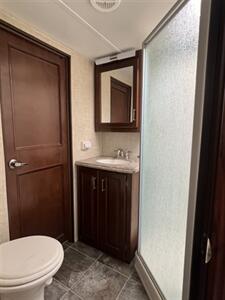 2013 KEYSTONE ALPINE 3535RE - Photo 18 - Knightdale, NC 27545