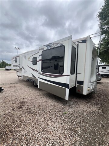 2013 KEYSTONE ALPINE 3535RE - Photo 23 - Knightdale, NC 27545