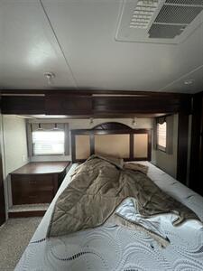 2013 KEYSTONE ALPINE 3535RE - Photo 11 - Knightdale, NC 27545