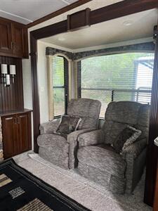 2013 KEYSTONE ALPINE 3535RE - Photo 6 - Knightdale, NC 27545