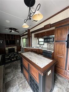 2013 KEYSTONE ALPINE 3535RE - Photo 4 - Knightdale, NC 27545
