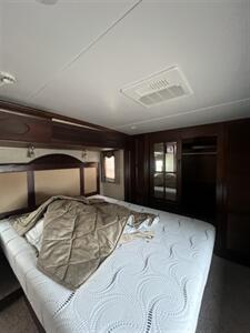2013 KEYSTONE ALPINE 3535RE - Photo 12 - Knightdale, NC 27545