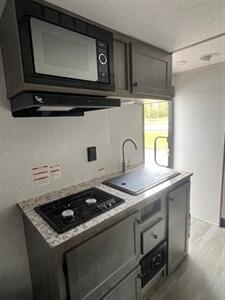 2025 SUNSET PARK SUNLITE 19RBLTD   - Photo 14 - Knightdale, NC 27545