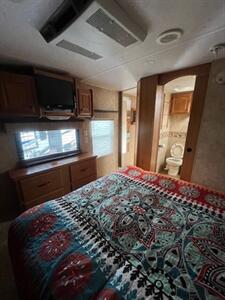 2009 Forest River Cedar Creek 34SATS   - Photo 34 - Knightdale, NC 27545